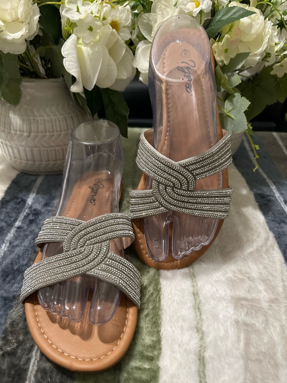 NWOT Iynx Stainless Silver Braided Knot Slide Sandals Size 9